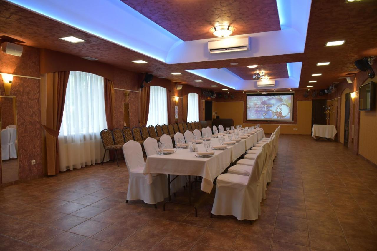 Hotel Lubenska Sloboda Olshanka Bagian luar foto